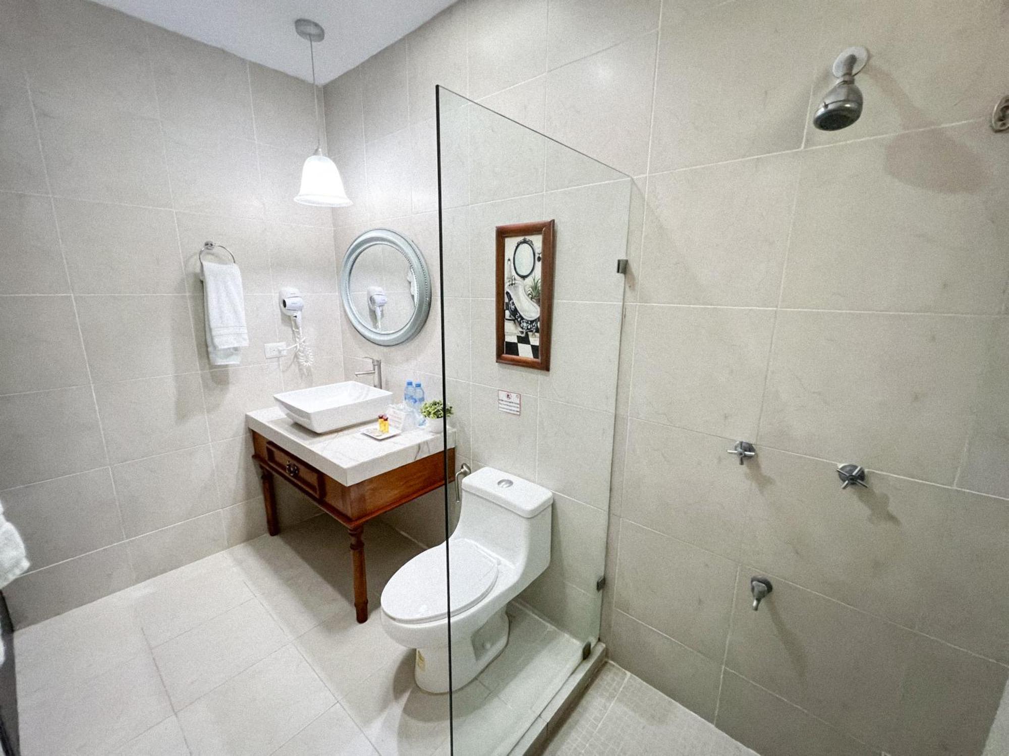 Hotel Fundadores Вальядолид Экстерьер фото