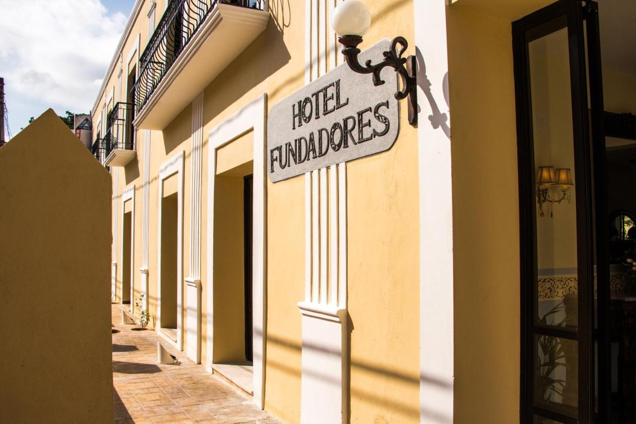 Hotel Fundadores Вальядолид Экстерьер фото